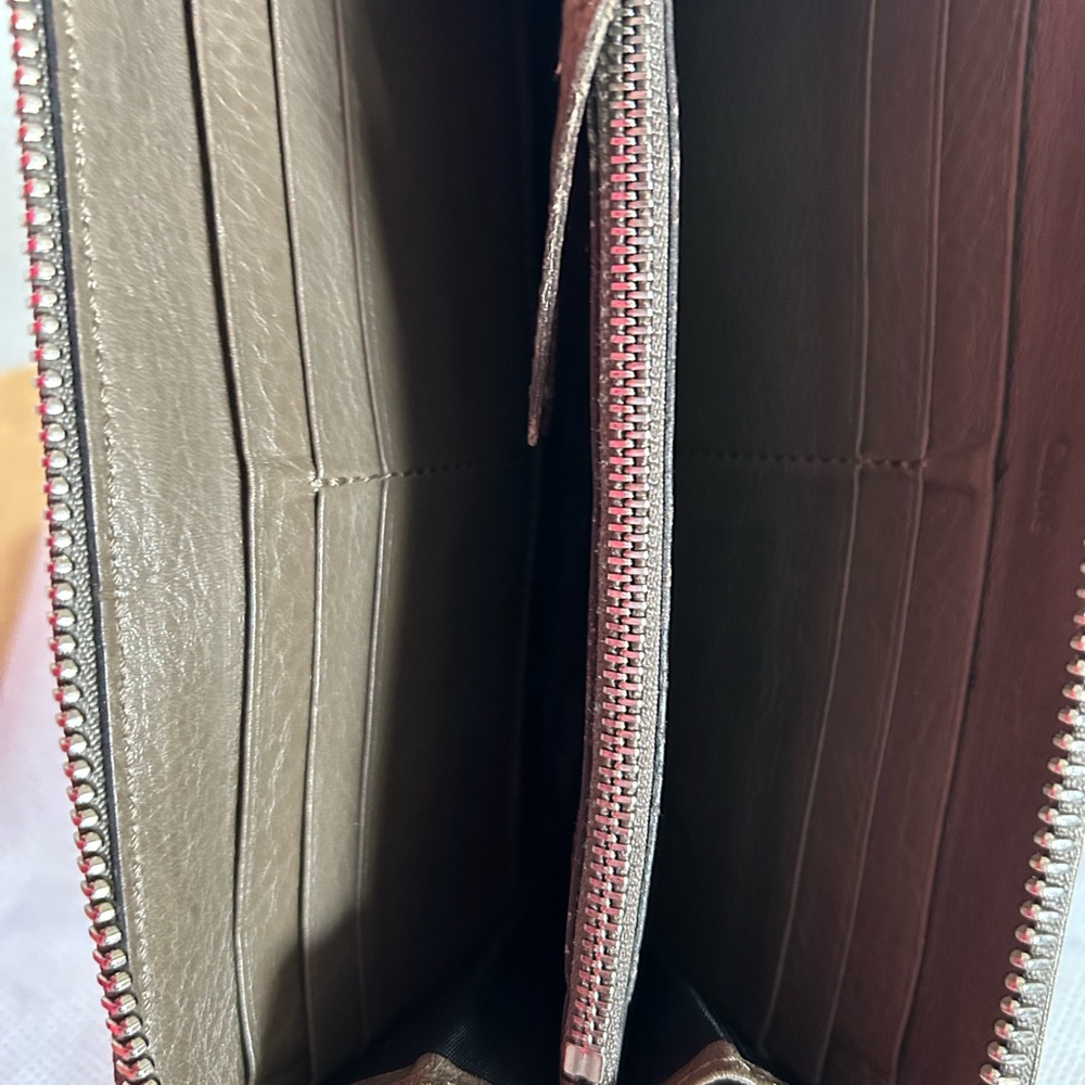 Chloe Zip Around Wallet - Picture 12 of 14